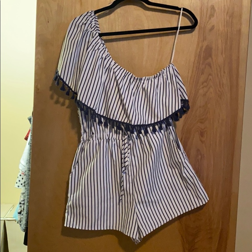 One shoulder romper